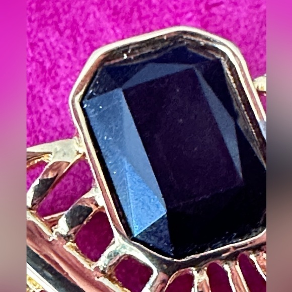 Chevron Brooch Pin Art Deco Revival Black Faux Stone Gold ToneTriangle 0670 P - Picture 2 of 8